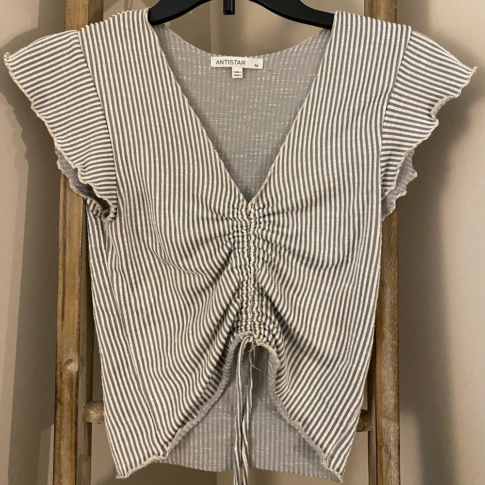 Blue/gray striped tie top